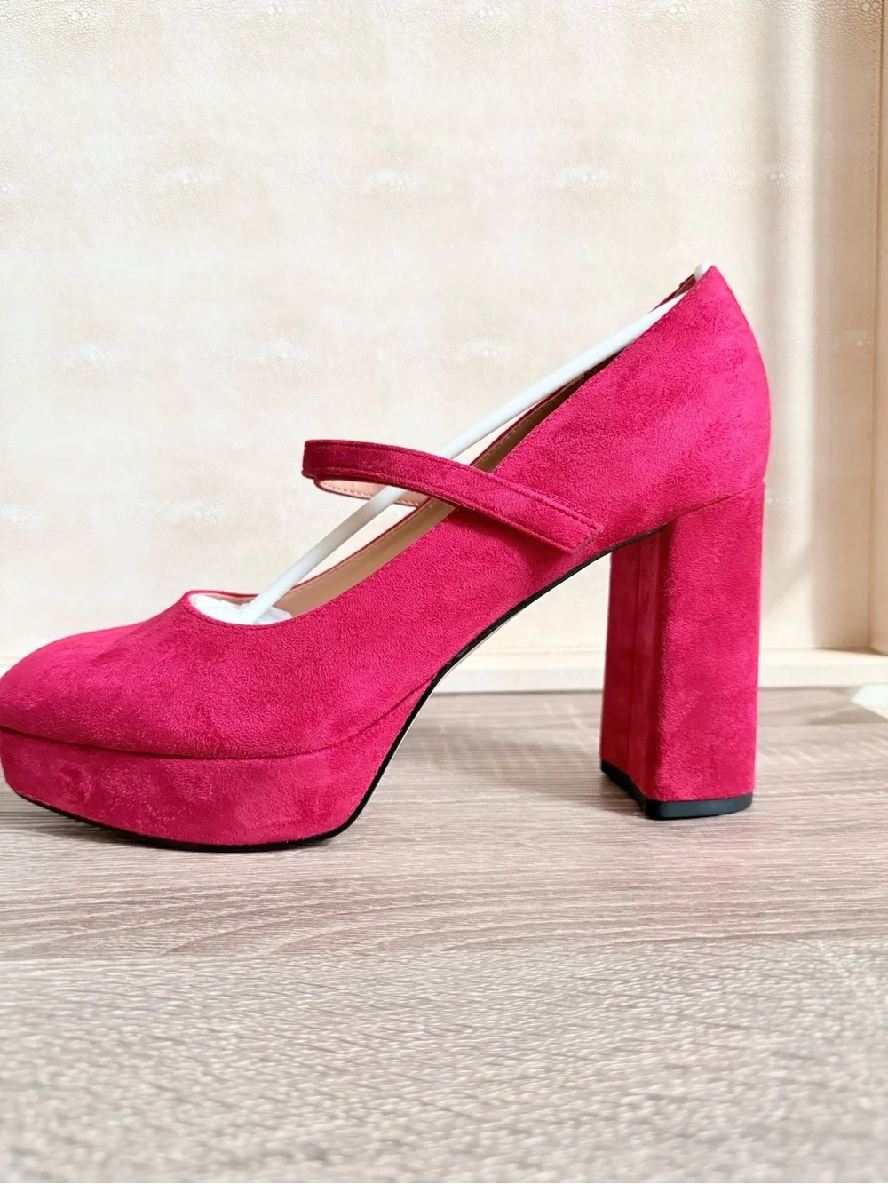 New in Box Marc Fisher Nicoly Pump in Red Suede sz 9.5